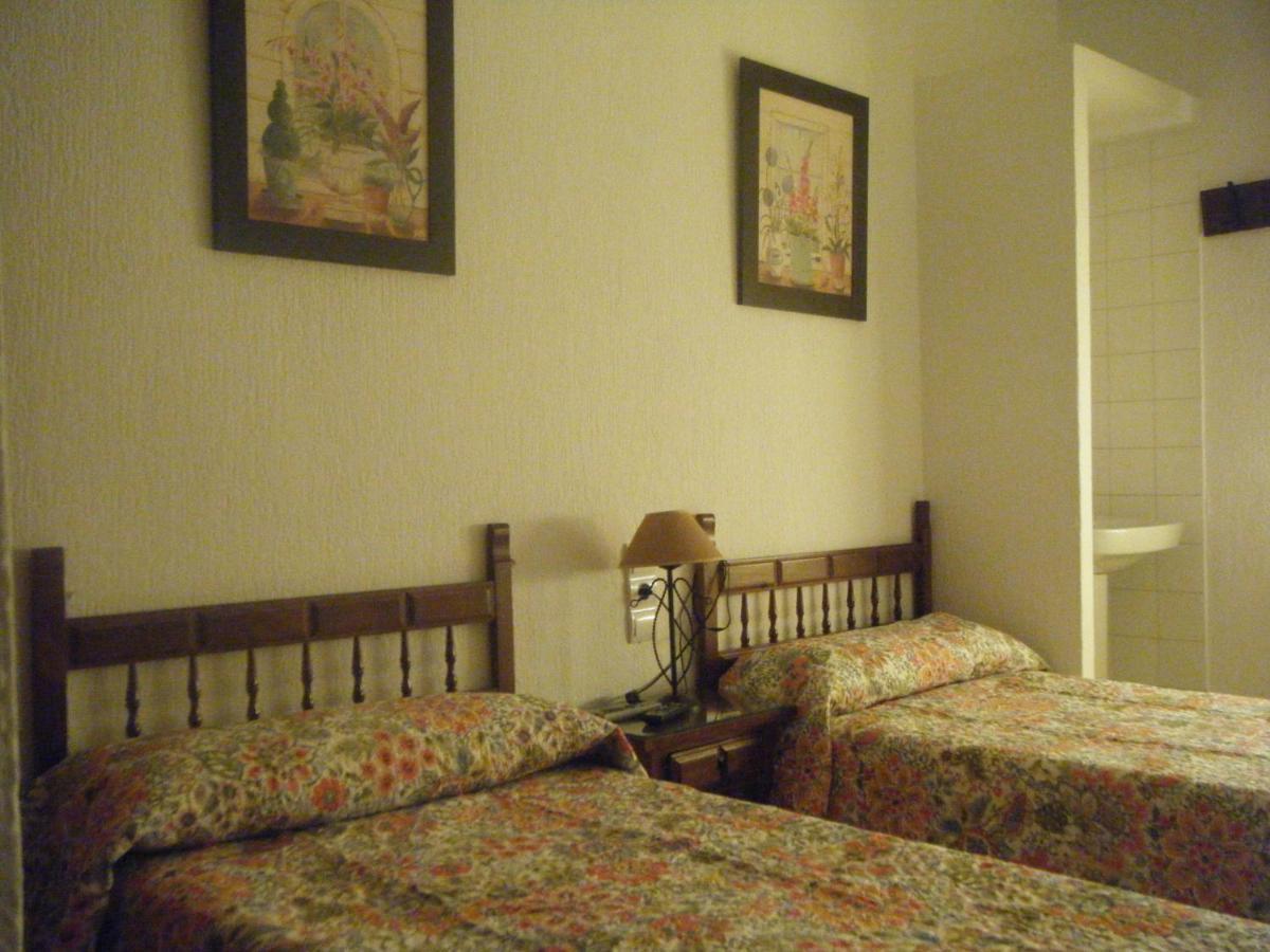 Hostal Muriel Aljaraque Quarto foto